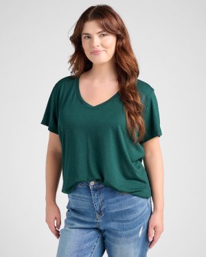 Plus Size Essential Slub V-Neck Tee