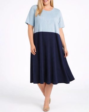 Plus Size Short Sleeve Knit Pocket Midi Dress
